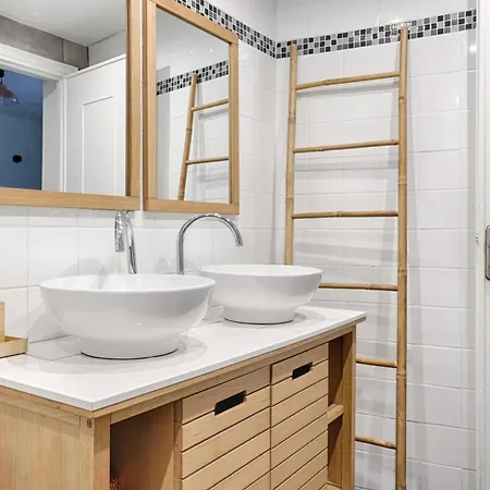 Cosy Saint Fargeau Gambetta 4 Apartment *